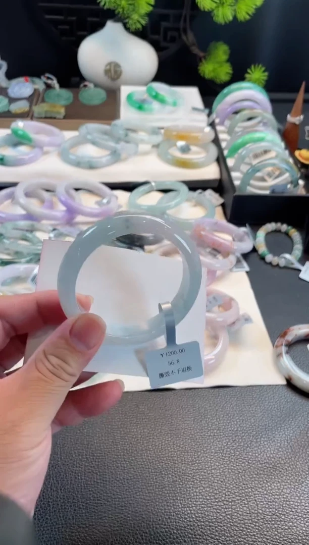 未镶嵌手镯翡翠5号 56.8正圈 有纹