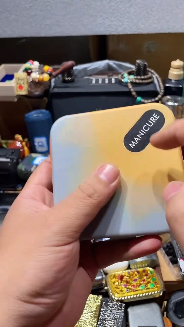 瓷片闪购商品 如图所示