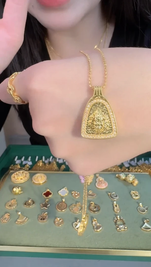 三角黄财吊坠2.28 （附带礼盒包装）