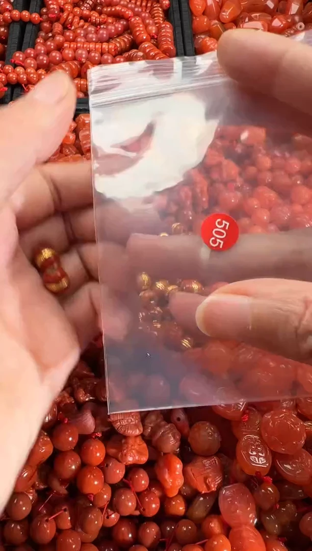 【闪购商品】南红玛瑙颈饰未镶嵌1