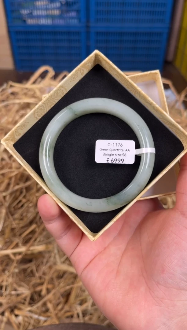 未镶嵌手镯石英质玉C1176