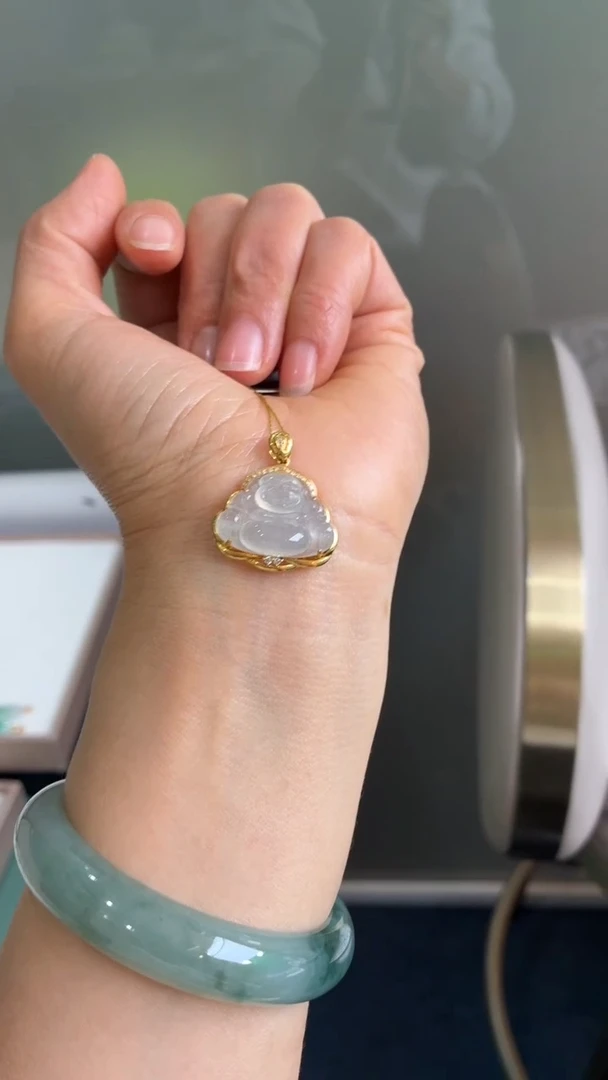 颈饰18K金镶嵌翡翠天然翡翠A货