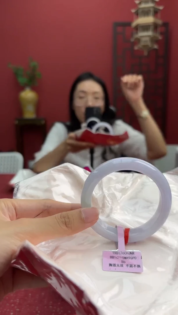 未镶嵌手镯翡翠翡翠手镯2