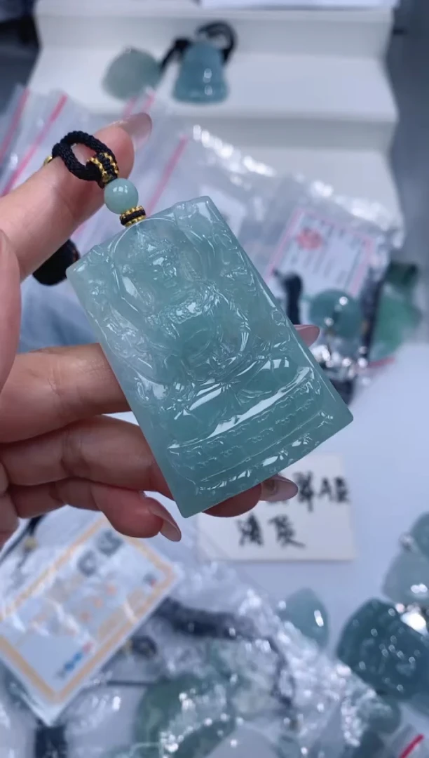 颈饰未镶嵌翡翠吊坠
