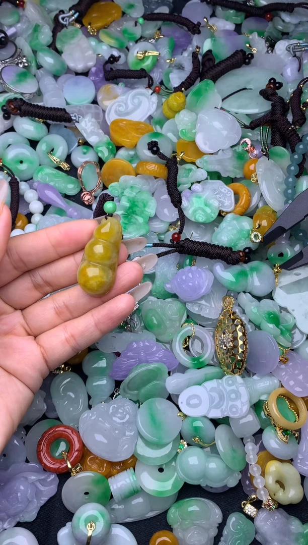 翡翠未镶嵌颈饰天然缅甸翡翠吊坠