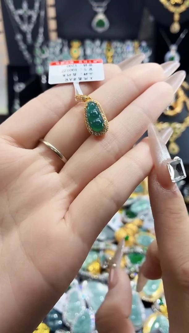 翡翠未镶嵌吊坠(不含链)天然翡翠a货 多样性发其一
