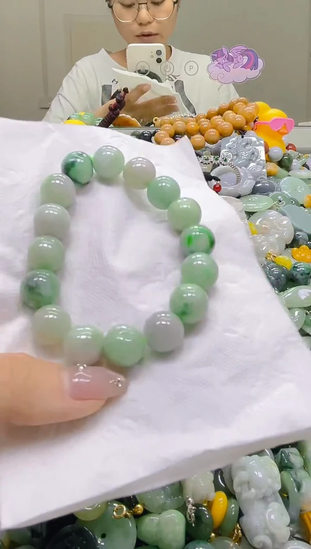 翡翠未镶嵌颈饰/C /翡翠A货，一件也是批发价