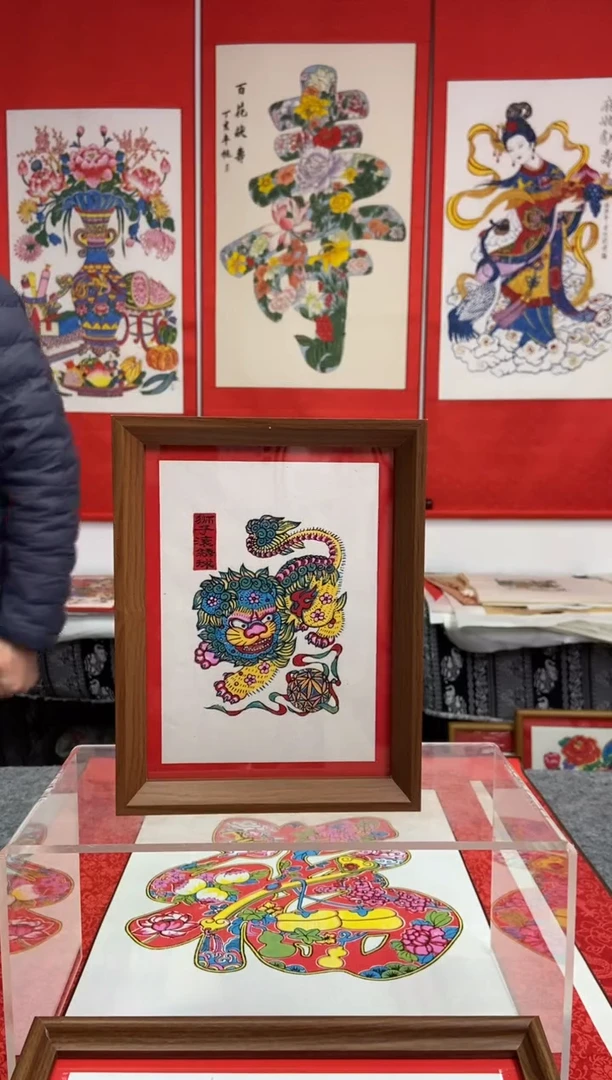 狮子滚绣球摆台手工制作精品