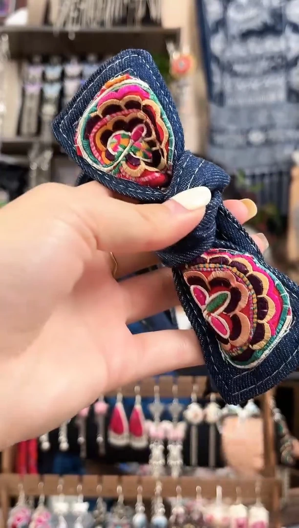 织绣民族风非遗老绣饰品106