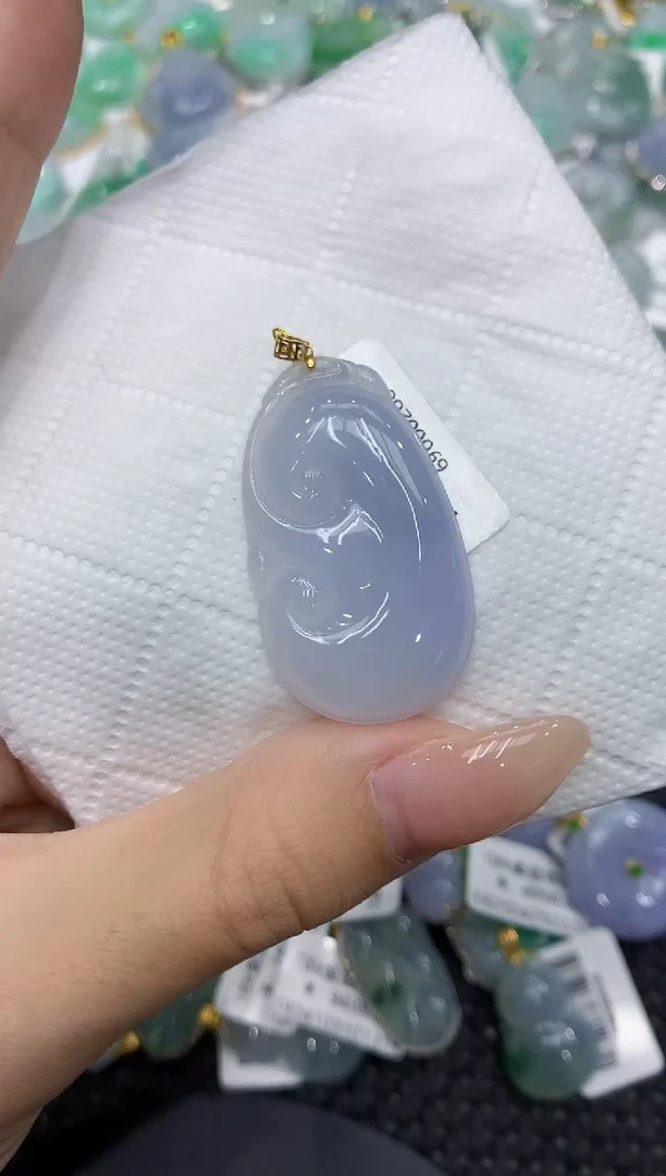 颈饰18K金镶嵌翡翠111111111111