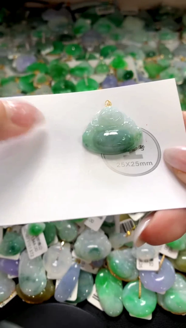 颈饰未镶嵌翡翠1