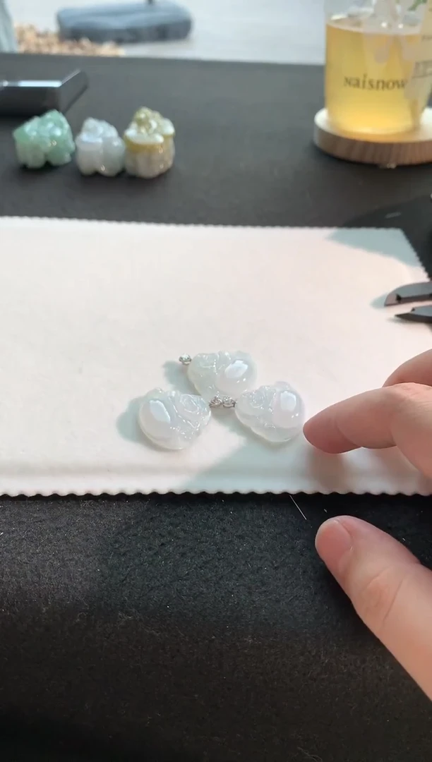 未镶嵌挂件翡翠佛公F1604-141多样性发一