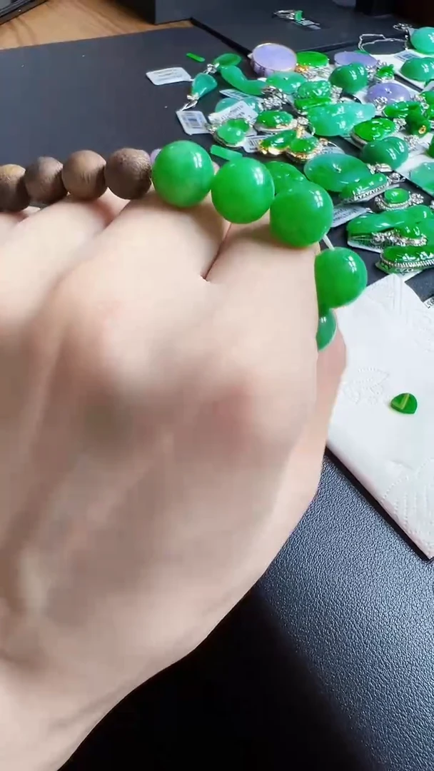 颈饰未镶嵌翡翠时****装手串