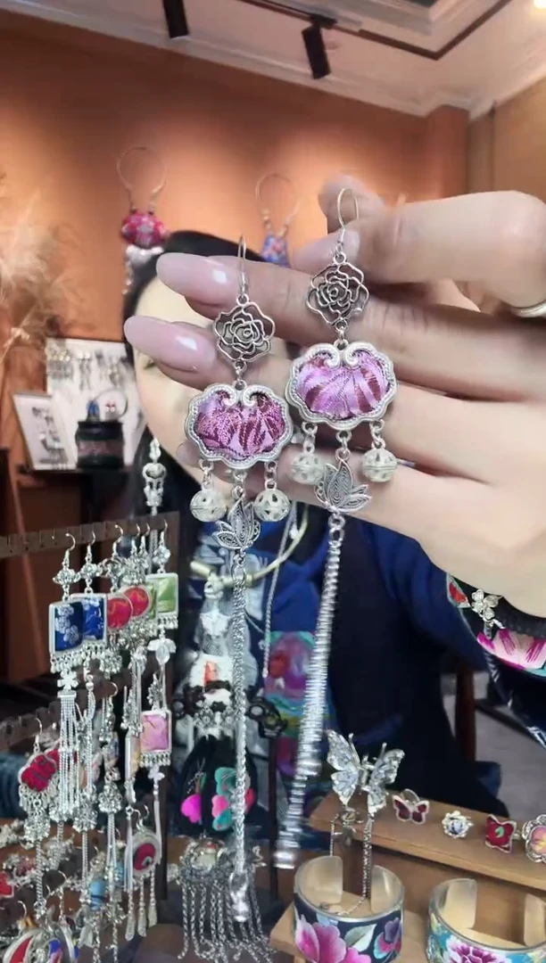 【闪购商品】刺绣纯手工民族风耳环