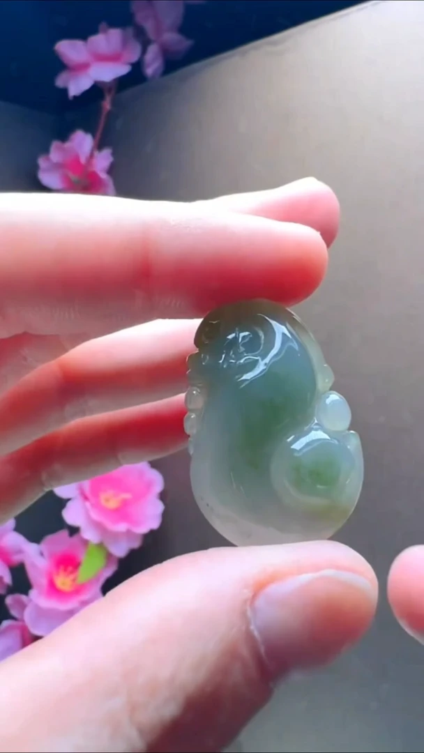 颈饰未镶嵌翡翠吊坠