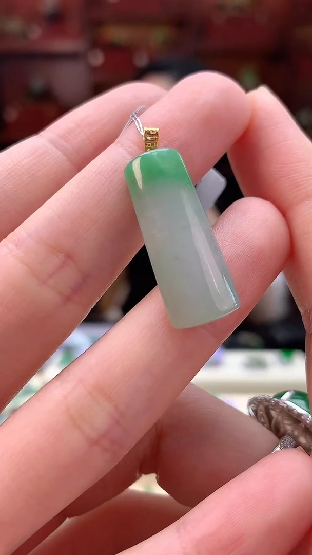 【闪购商品】翡翠颈饰18K金镶嵌赠礼盒证书 敏