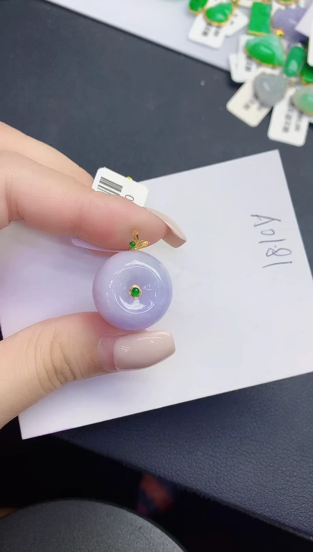 颈饰18K金镶嵌翡翠缅甸天然翡翠A货