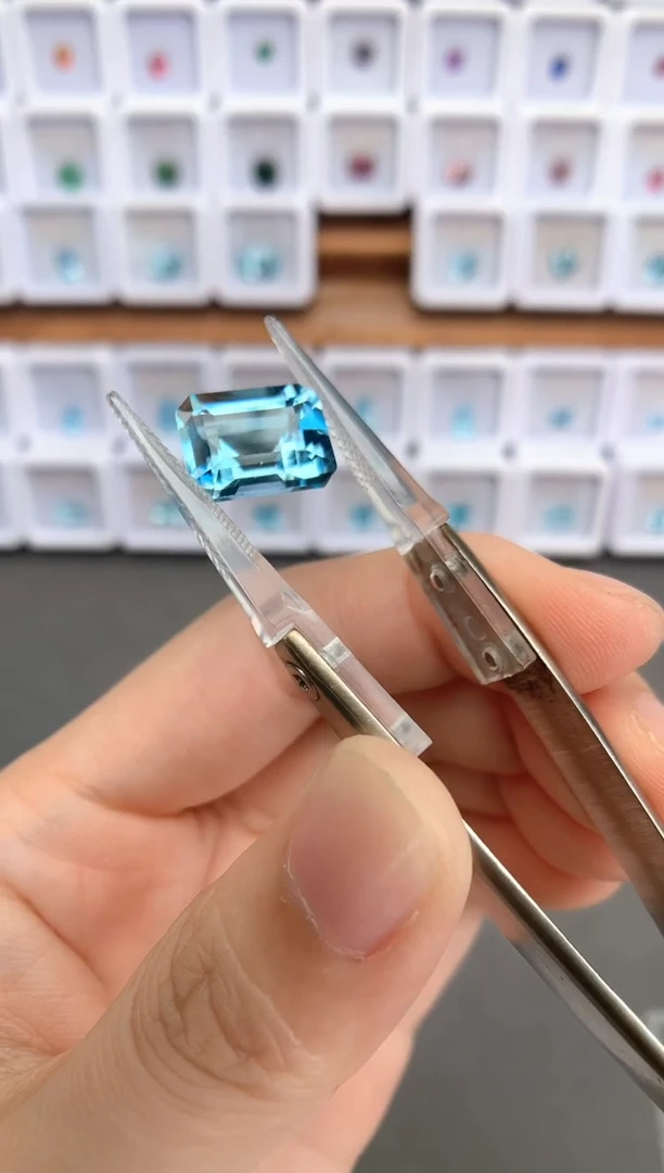 未镶嵌裸石定制托帕石8.12ct
