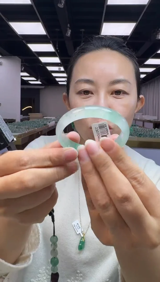 未镶嵌手镯石英质玉口径51.8-12.1-6.3