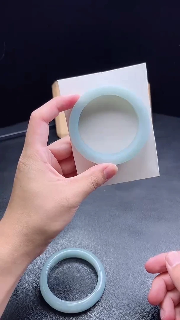 未镶嵌手镯定制翡翠西*峰定制