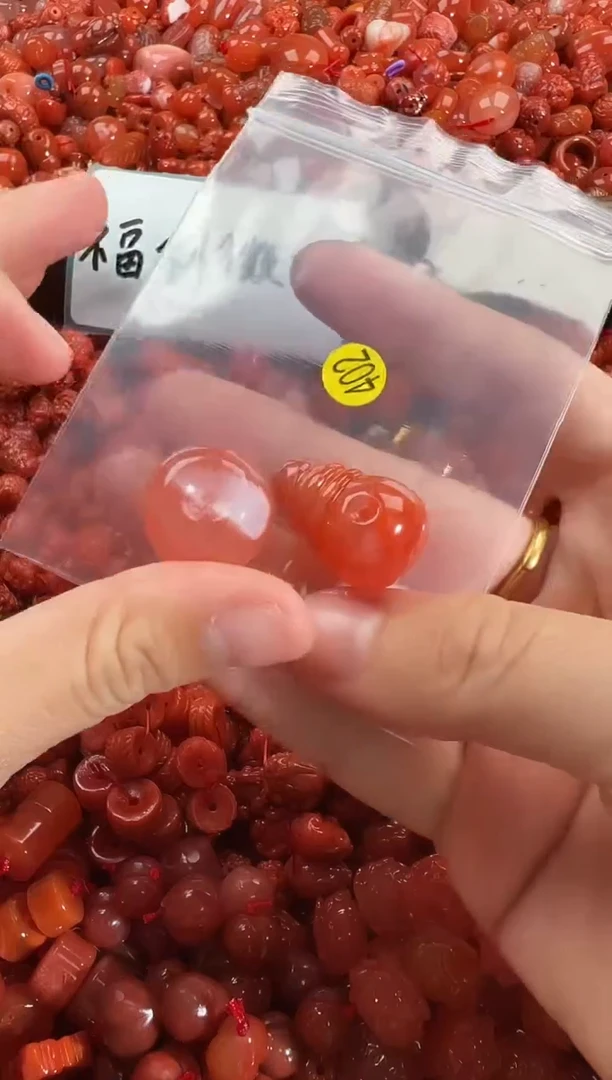 颈饰未镶嵌南红玛瑙1