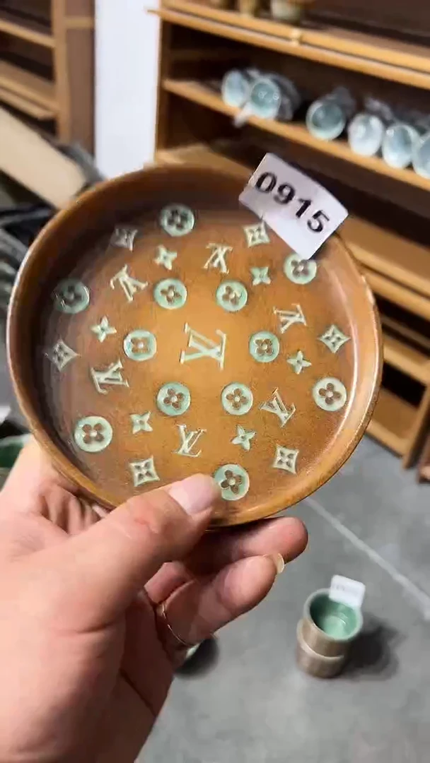 龙泉窑老花壶承微瑕0915