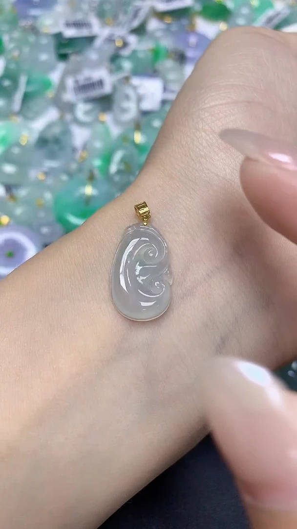 翡翠18K金镶嵌颈饰天然缅甸翡翠A货