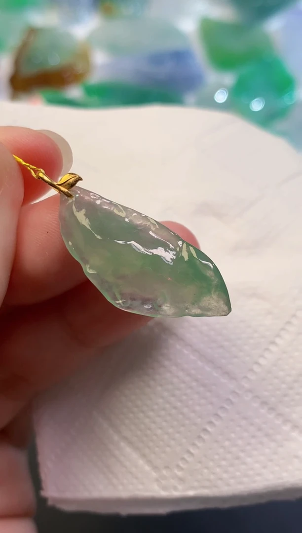 颈饰未镶嵌翡翠