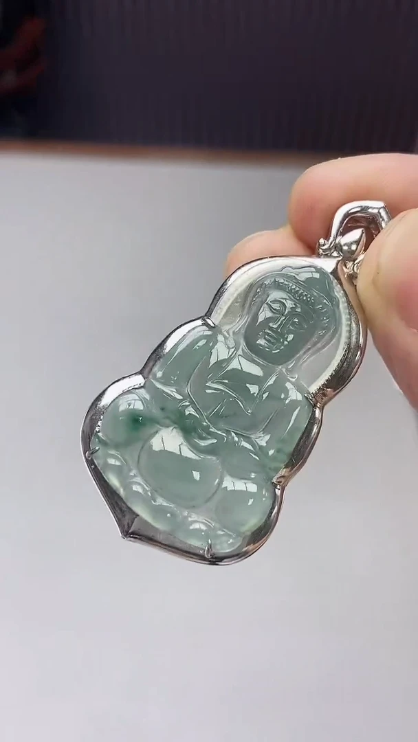 翡翠未镶嵌颈饰爱****花观音