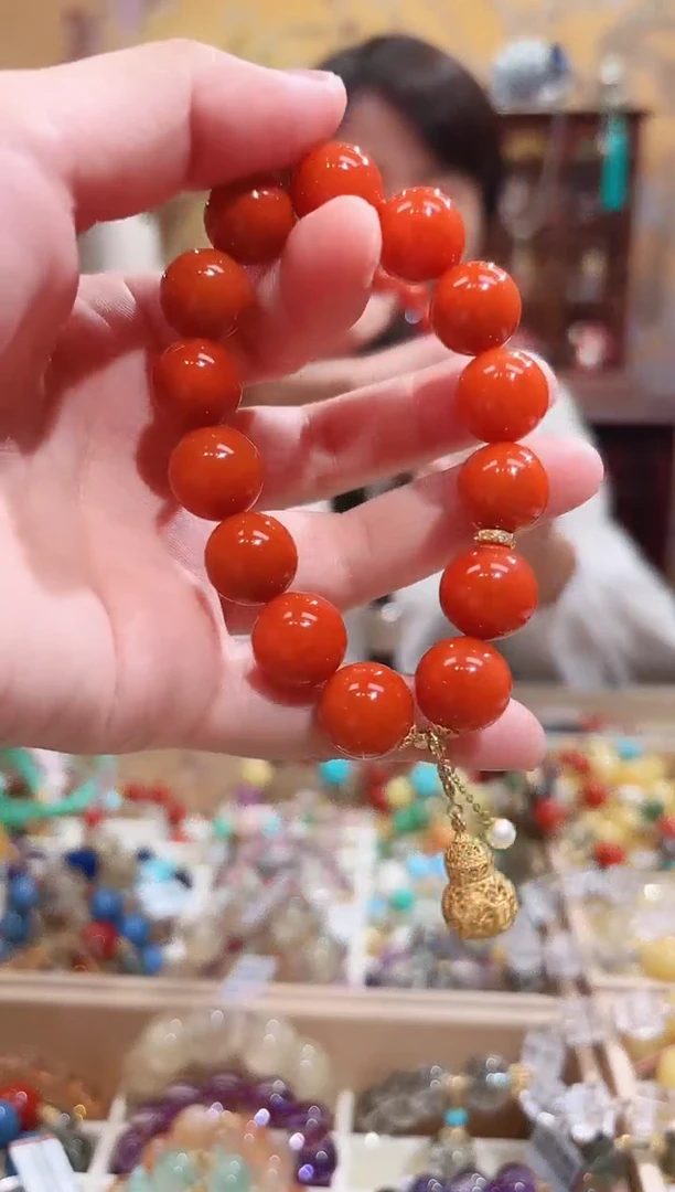 18K金镶嵌手串南红玛瑙设计款珠串