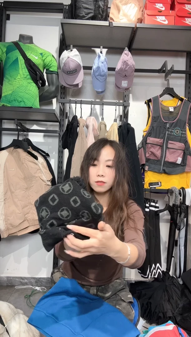 1182  编码 瑕疵款直播间过款为准 尺码
