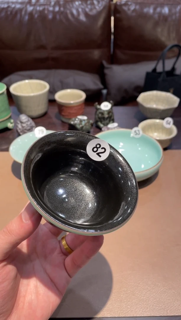 82窑承青瓷黑釉压手杯