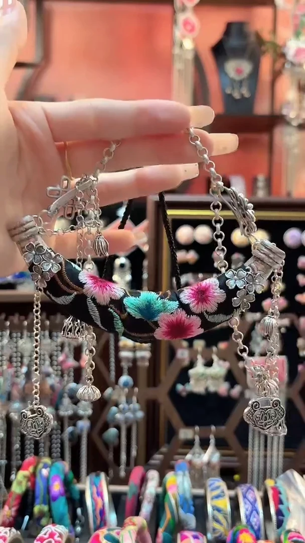 织绣 云织谣民族风精美饰品   84