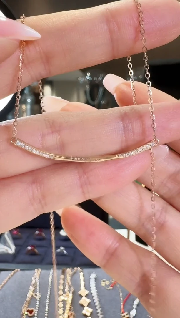 【闪购商品】钻石两边钻石笑脸项链18K金镶嵌.........