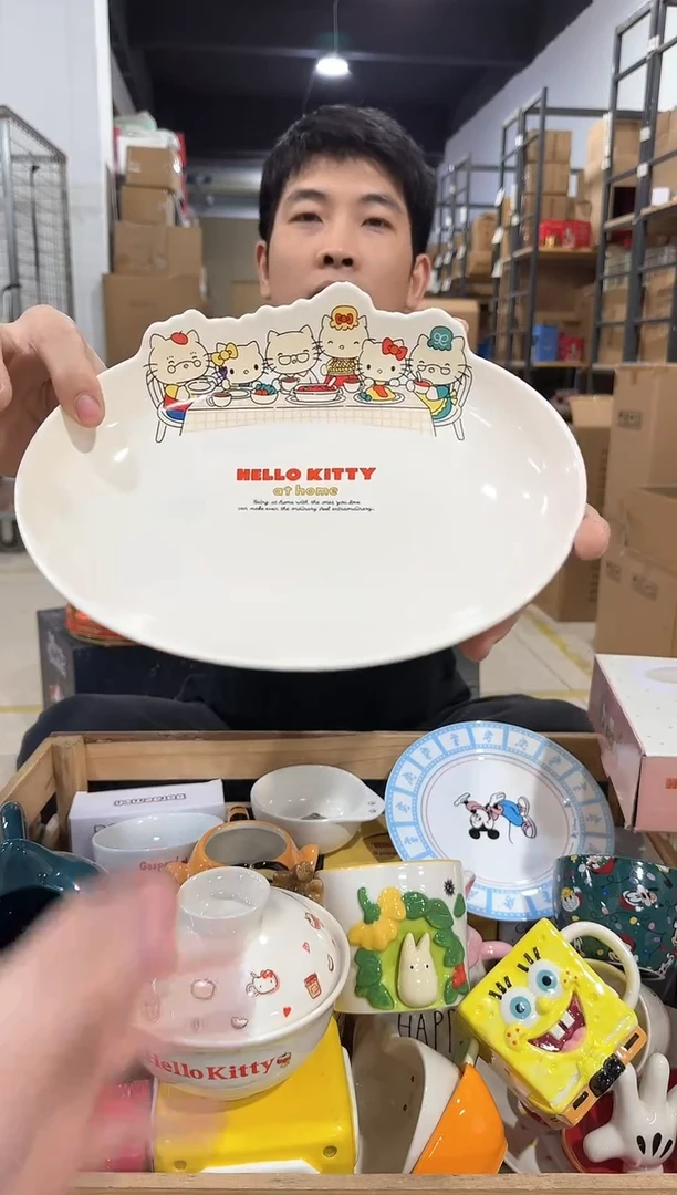 瓷片原盒kt猫一家人餐盘