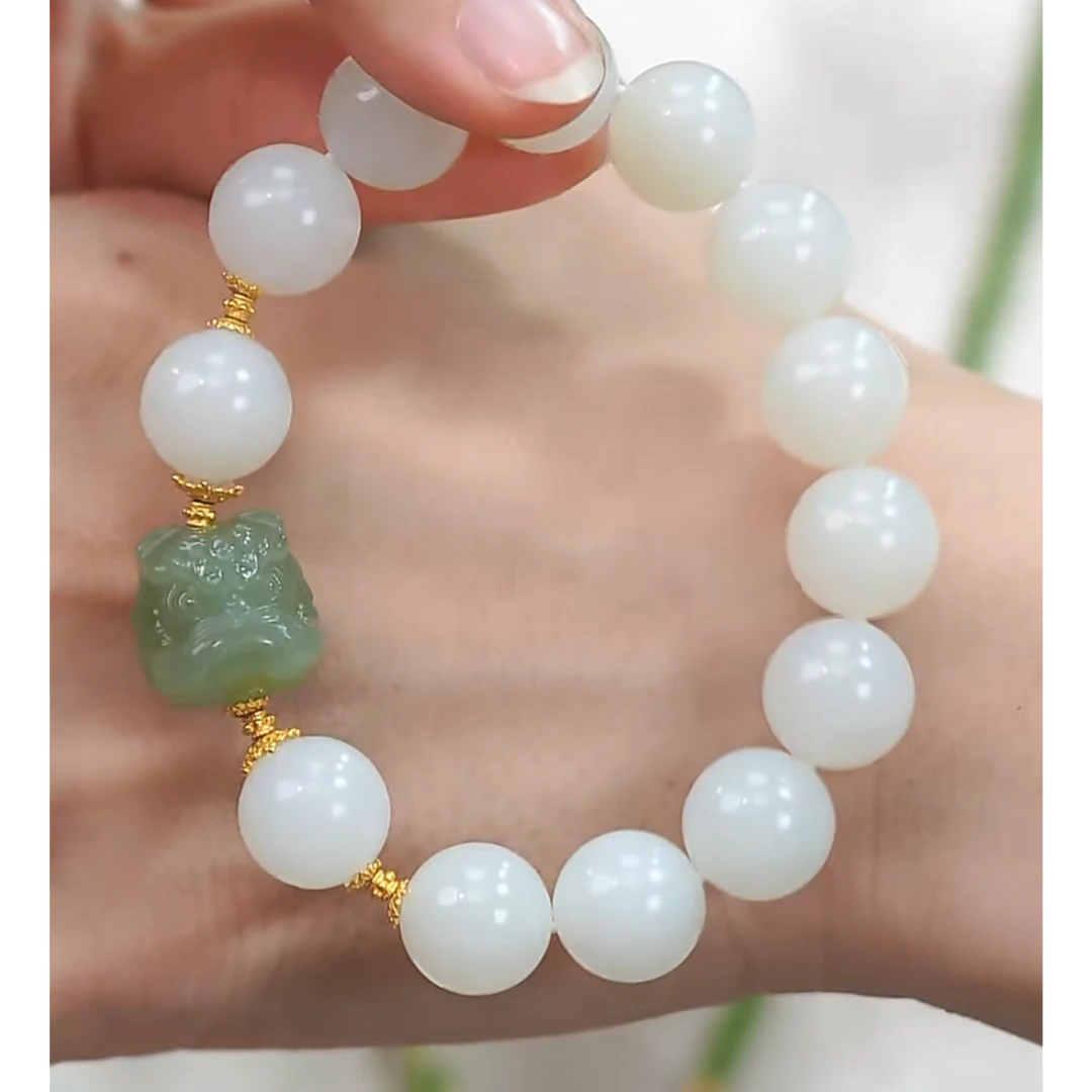 【鹿鸣】  18K金和田玉白玉圆珠手串12mm P168