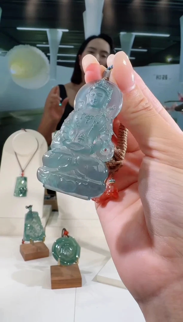 翡翠未镶嵌吊坠(不含链)度母