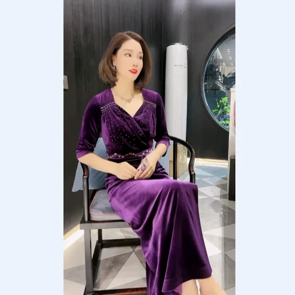1768-60紫色亮钻喜妈妈喜婆婆礼服显瘦气质时尚连衣裙修身礼轻奢