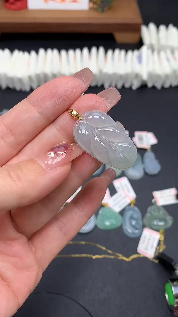 翡翠18K金镶嵌吊坠(不含链)MS187005