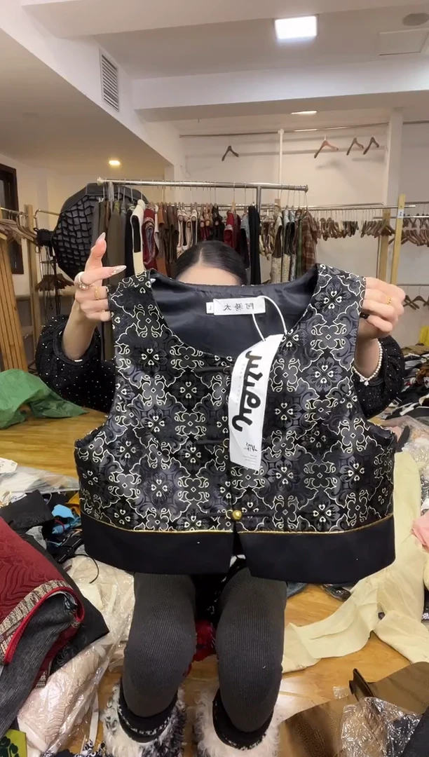 L码        105-115斤  马甲