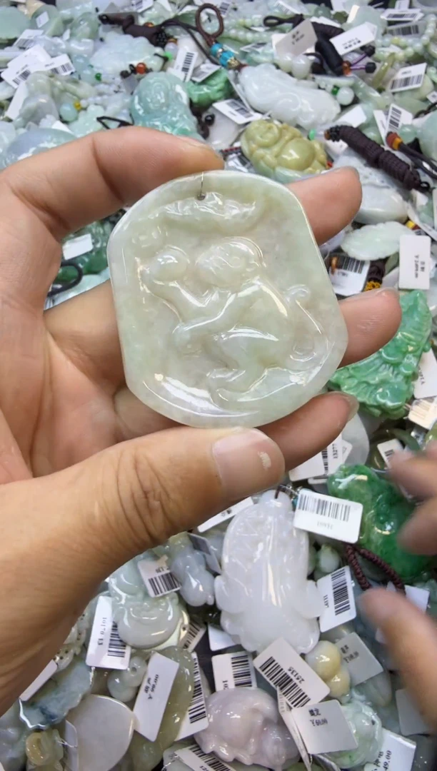 【闪购商品】翡翠颈饰未镶嵌00006230