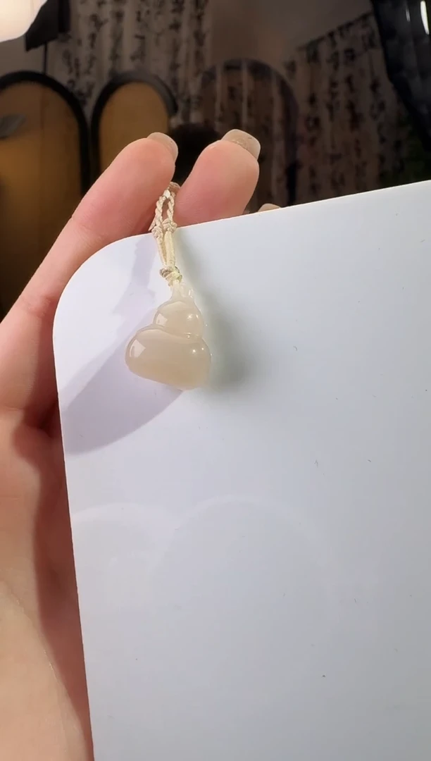 和田玉未镶嵌颈饰葫芦p