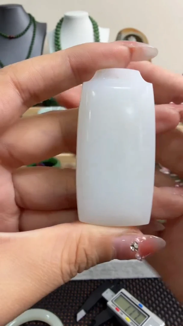 颈饰未镶嵌和田玉挂件