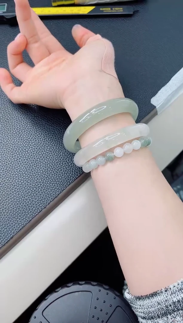 石英质玉手镯未镶嵌75-61.5