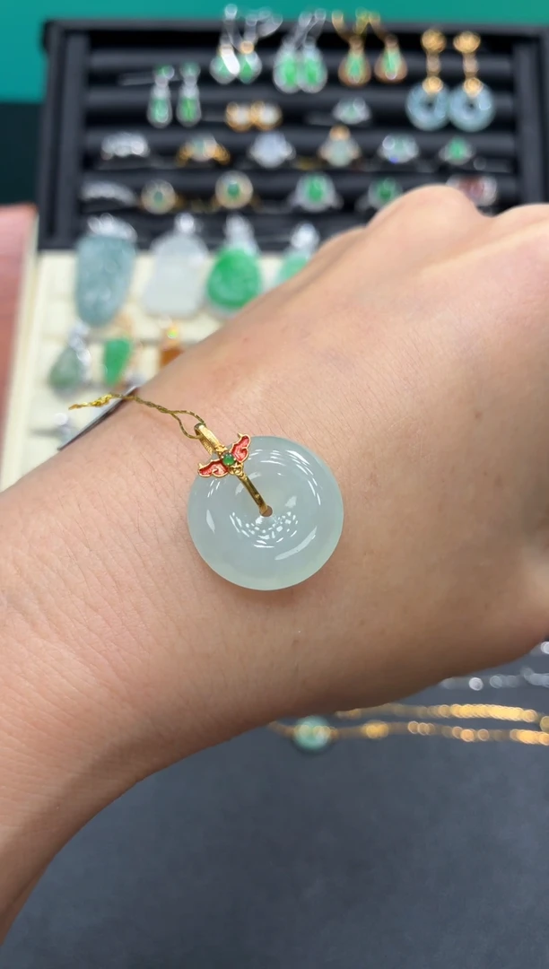 翡翠18K金镶嵌颈饰天然翡翠A货