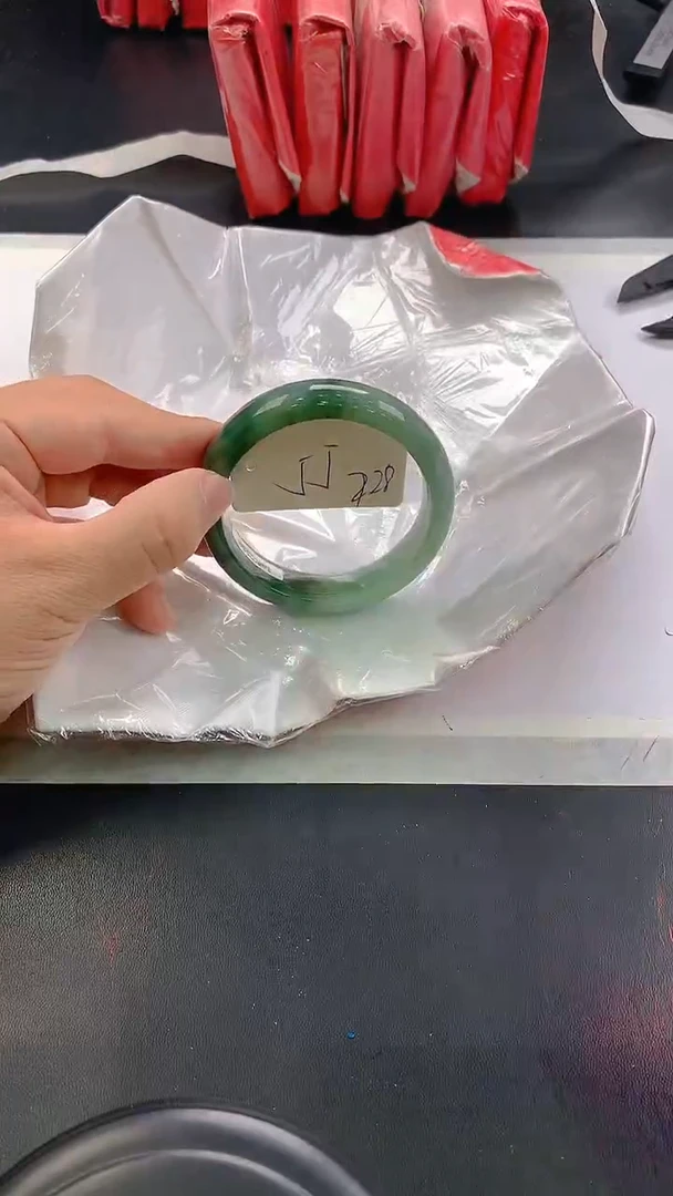 未镶嵌手镯翡翠228