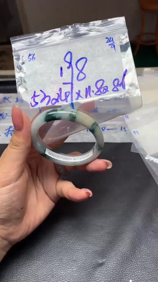 未镶嵌定制翡翠56翡翠毛货需精细抛光手镯多样性拍一发一