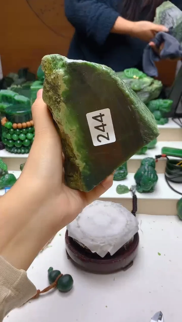 未镶嵌和田玉（碧玉）珠宝半成品0