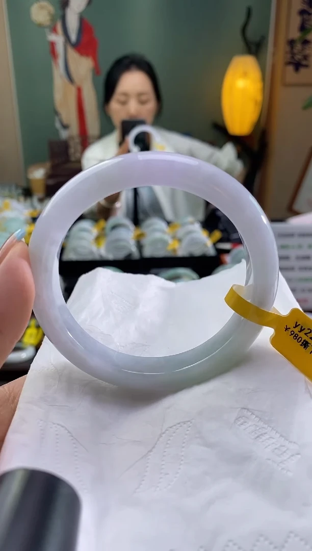 翡翠手镯未镶嵌草****?60.5圈口t