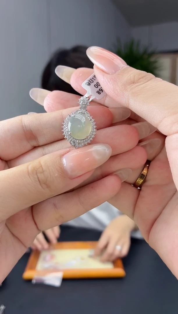 吊坠(不含链)银S925镶嵌翡翠1111111